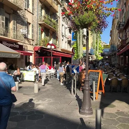 Chez Eva
